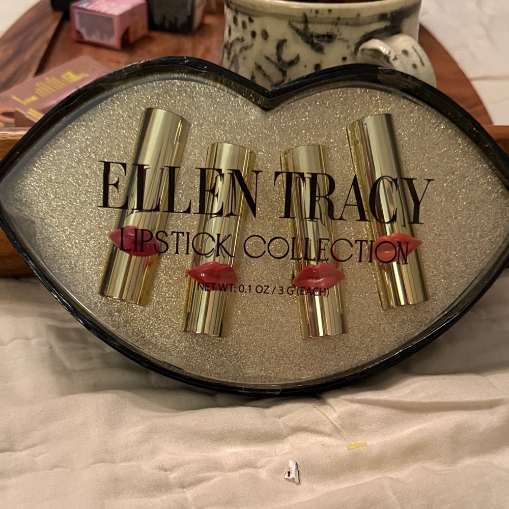 Ellen Tracy‎ Gold Lipstick Set